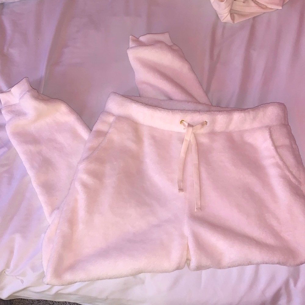 Size M Fluffy Cream Joggers